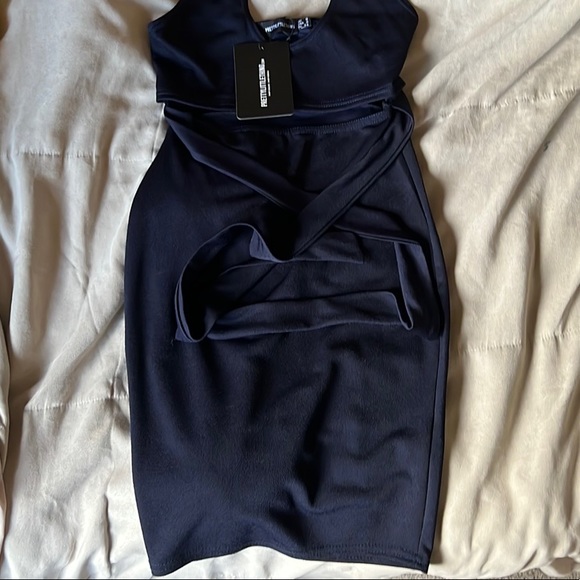 Prettylittlething navy blue dress - Picture 5 of 5